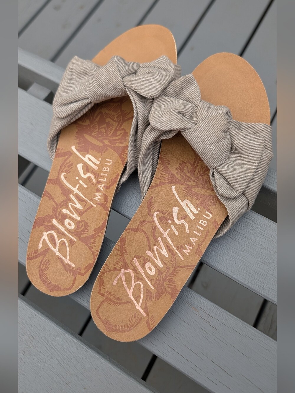 Blowfish slip on sandals bow women’s Sz 8.5
